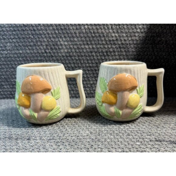 Vintage ARNEL'S Mushroom Mug Set Of 2 Coffee Tea MCM Ceramic Beige Signed 1986 - Picture 1 of 8